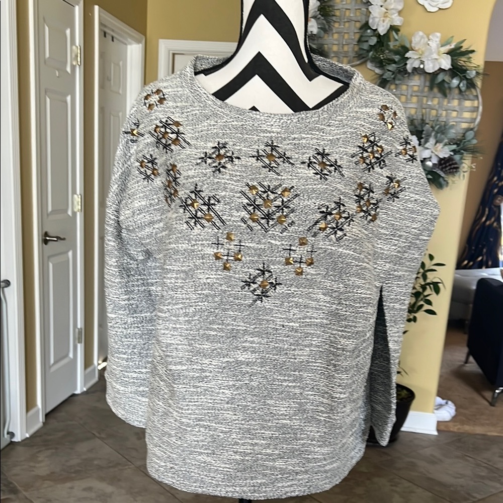 Chic Embroidered Gray Sweater